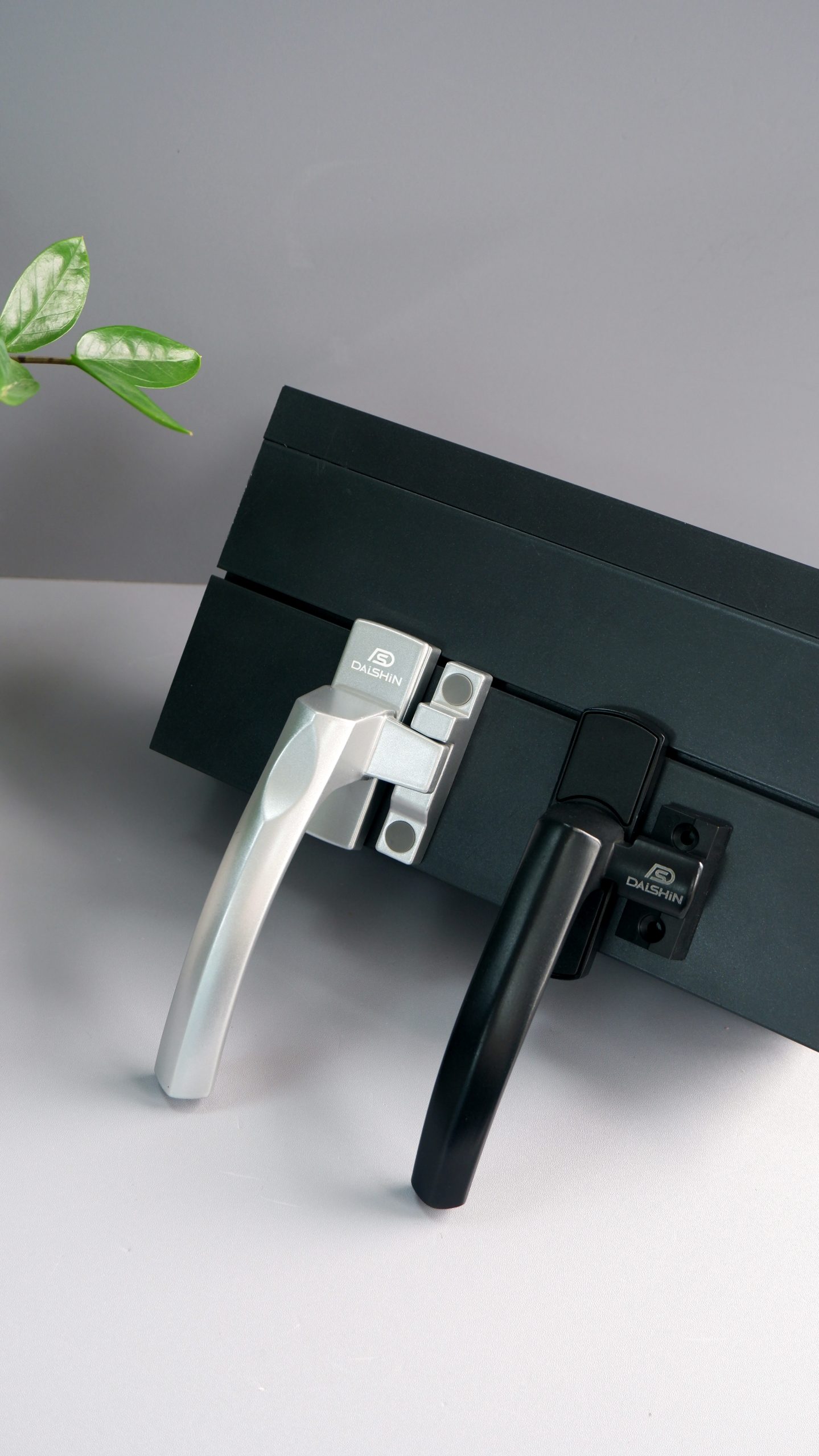 TAY GÀI CỬA SỔ ĐƠN ĐIỂM - DA002